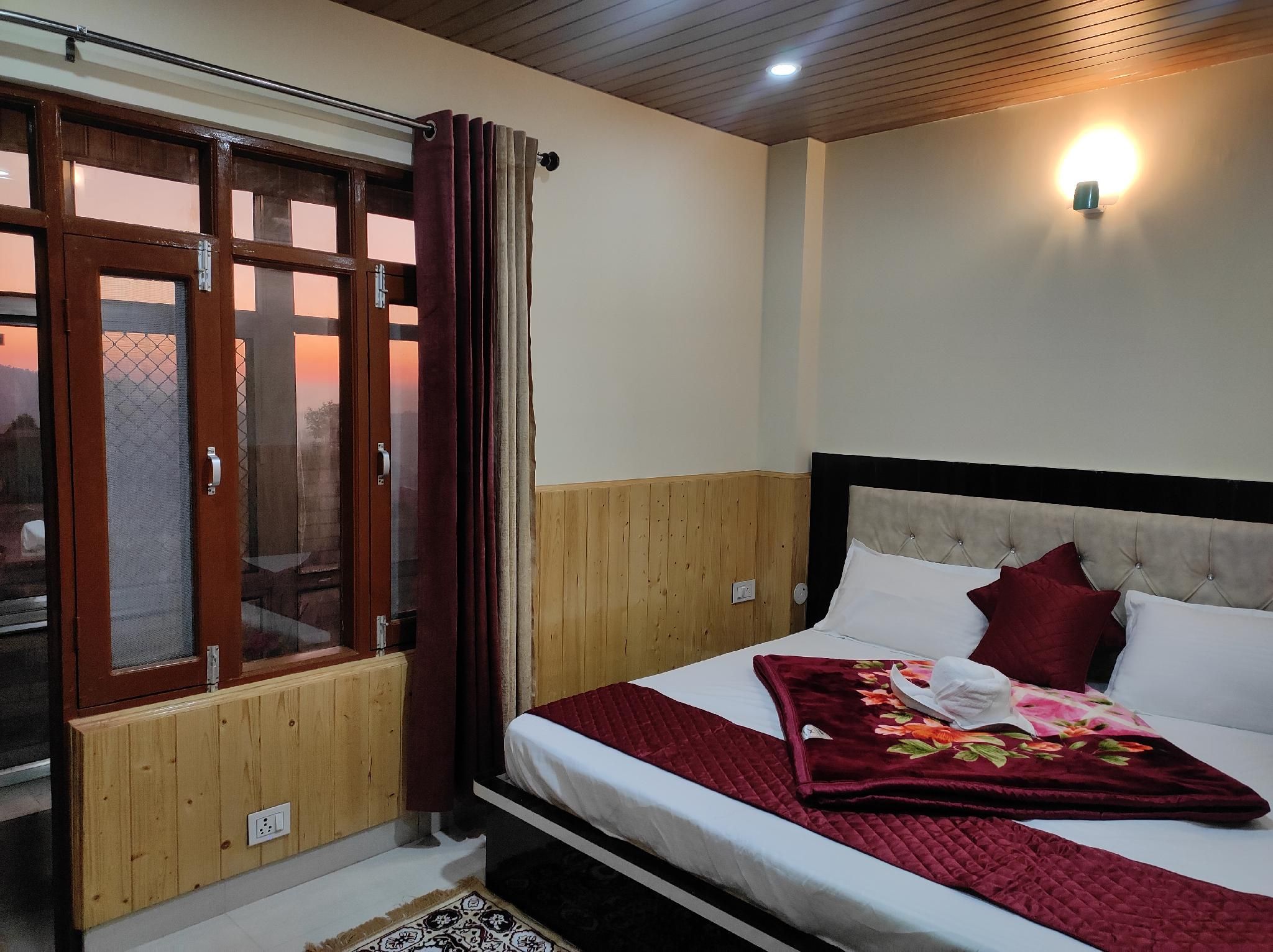 Standard Room 105