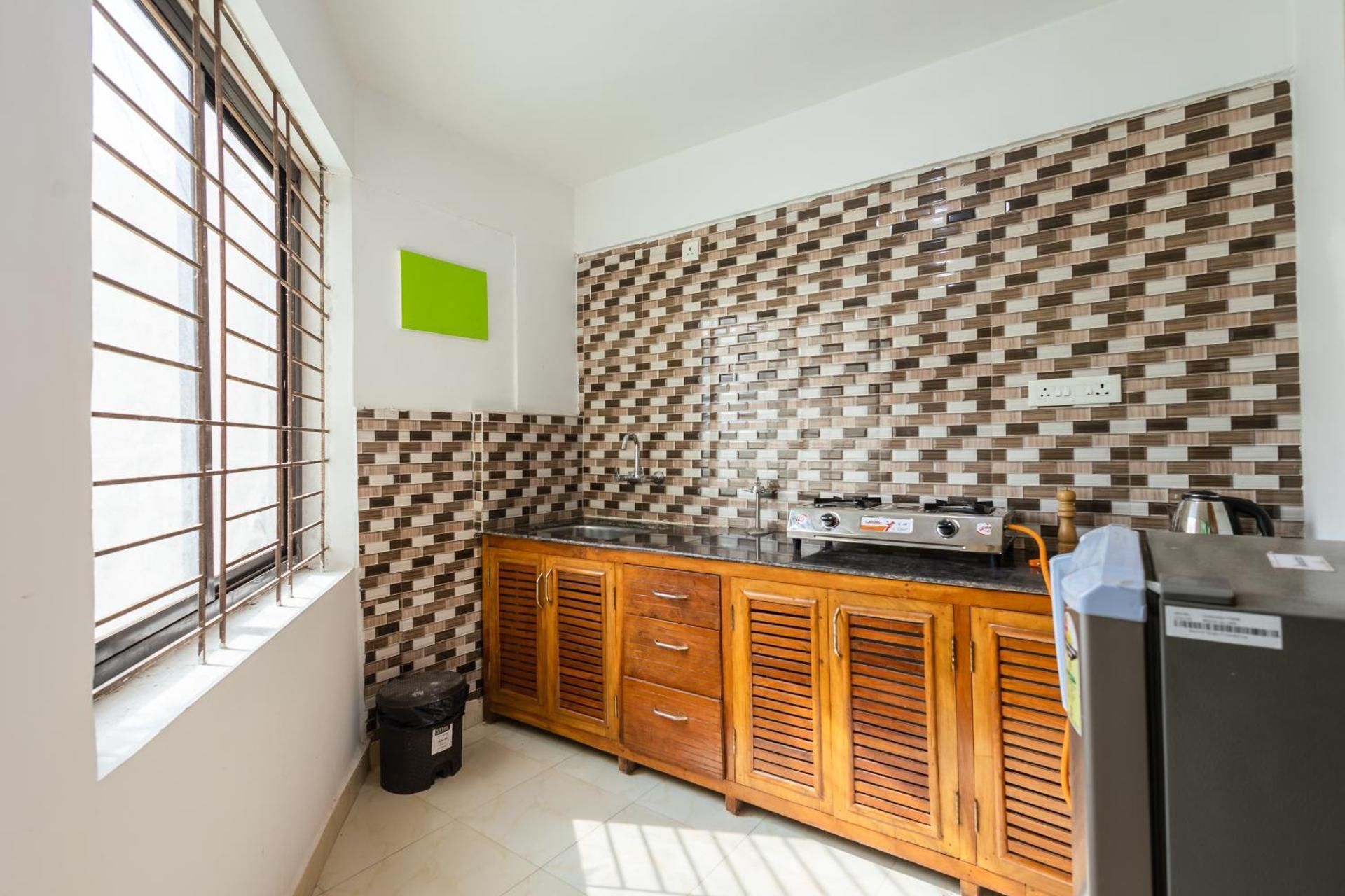 Studio with Queen Bed and Kitchenette