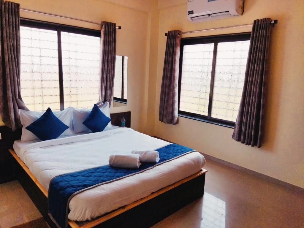 Deluxe Room with No Air Conditioning