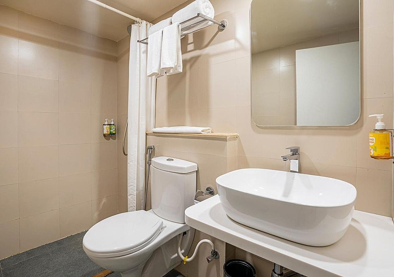 Bloom Hotel - Sector 19 Standard King Room 3