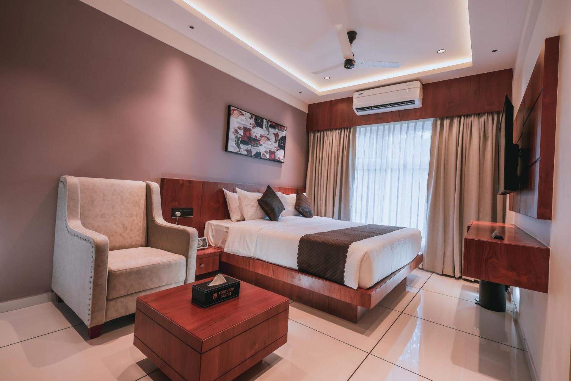 Fortview Suites Superior King Room