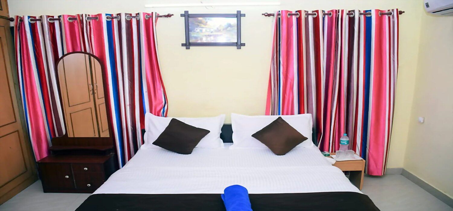 Arihanth Inn Deluxe Double