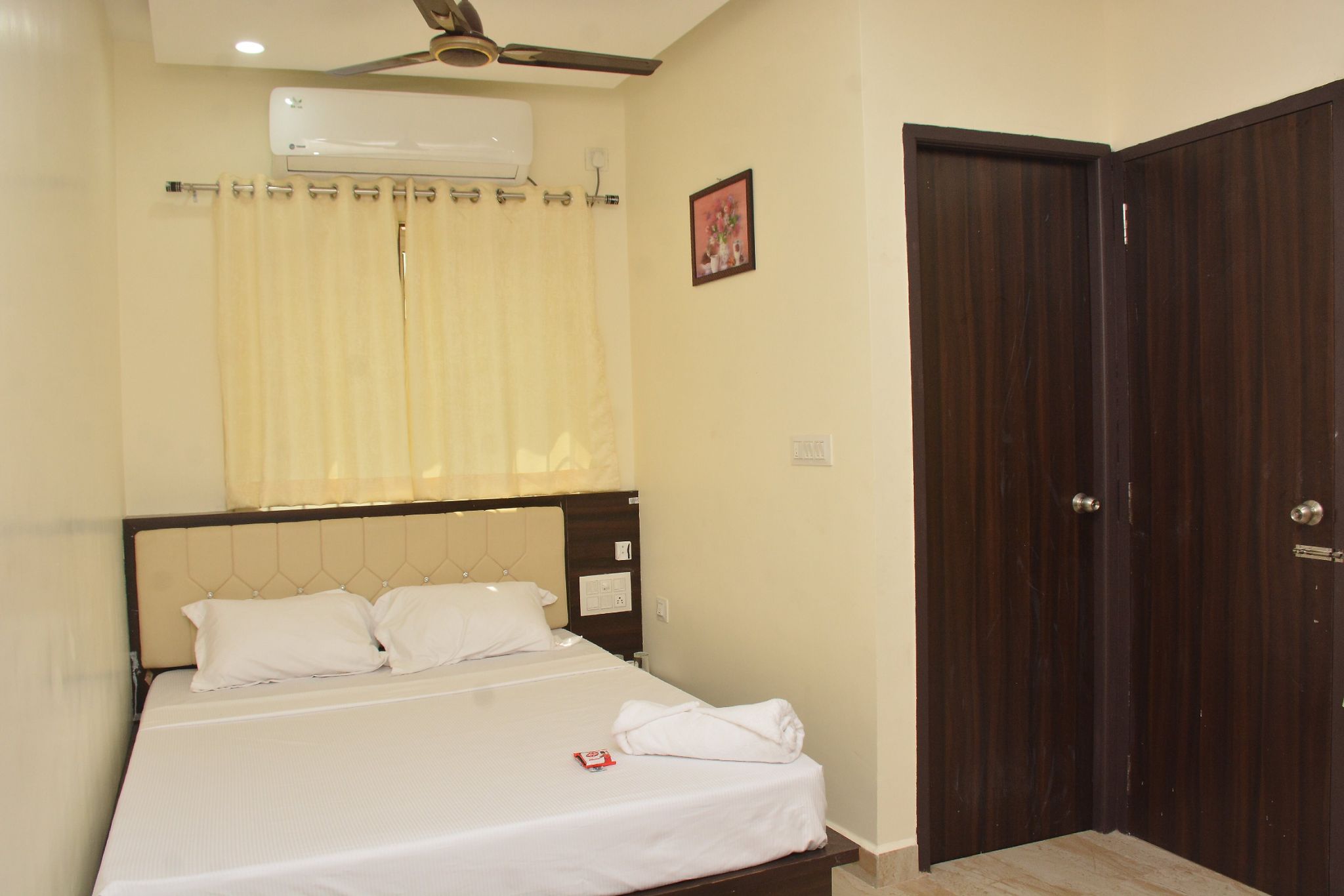 Arihanth Inn Deluxe Double 2