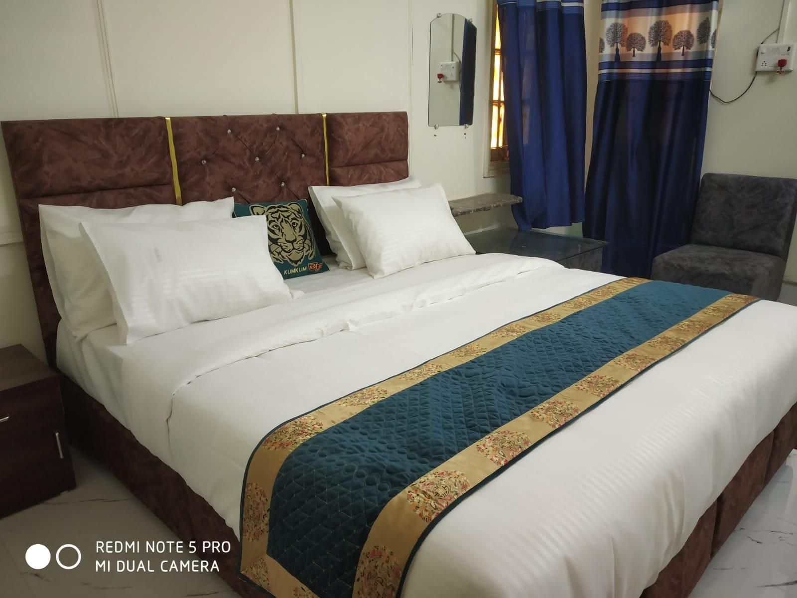 Deluxe Triple Room with Window