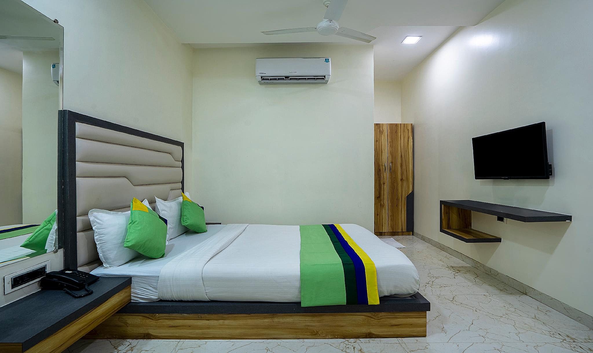 Treebo Zaid International Powai Economy Double Room