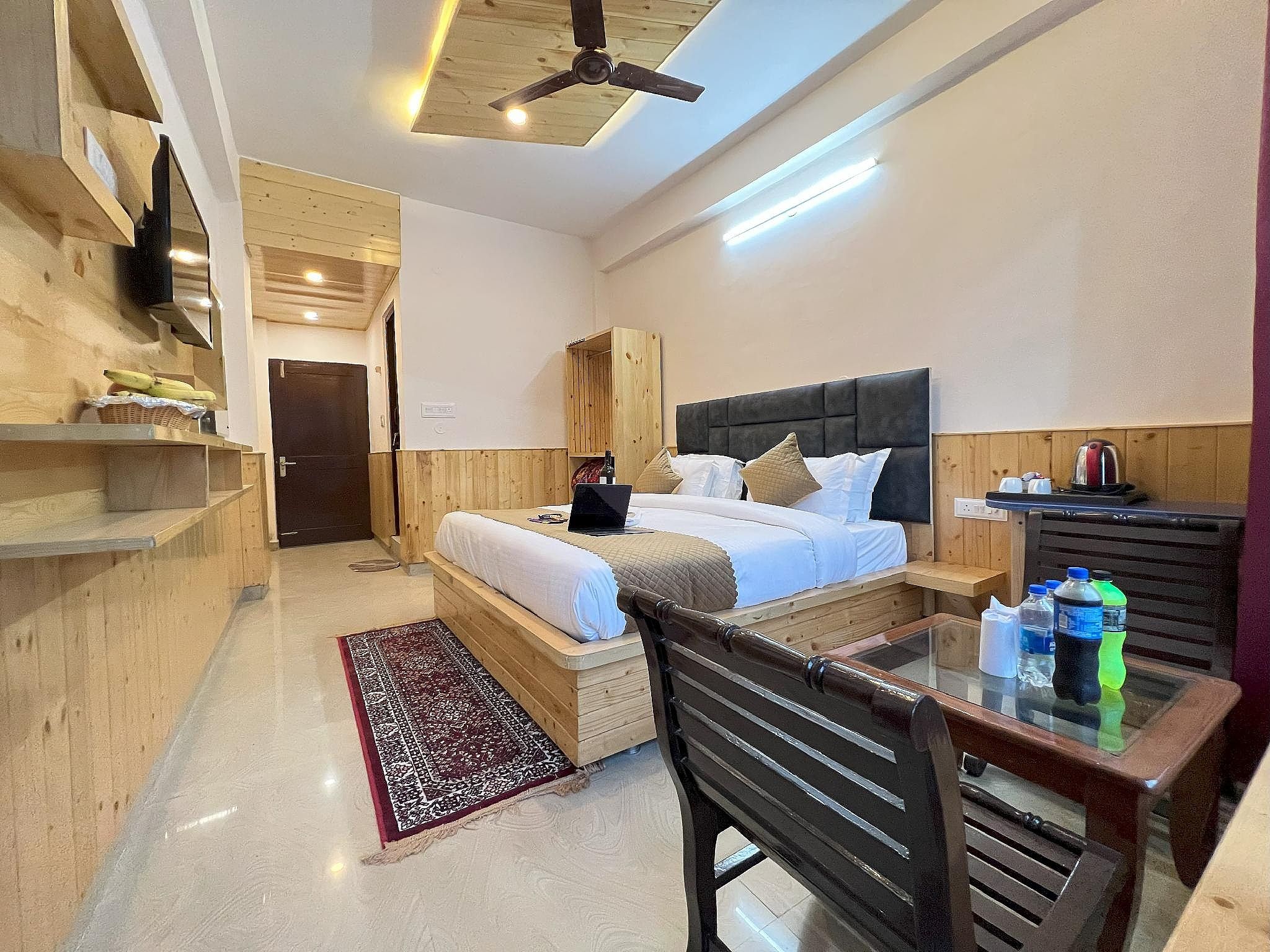 Super Deluxe Mountain View Room