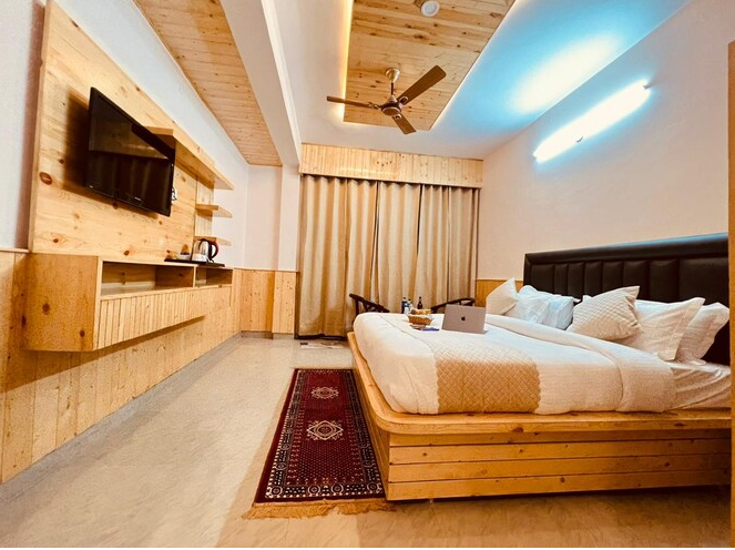 Hotel Cloud Height Standard Room (non view) 3