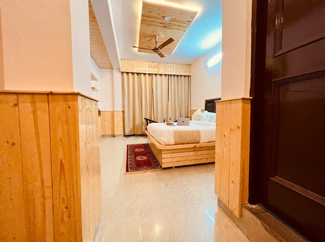 Hotel Cloud Height Standard Room (non view) 2