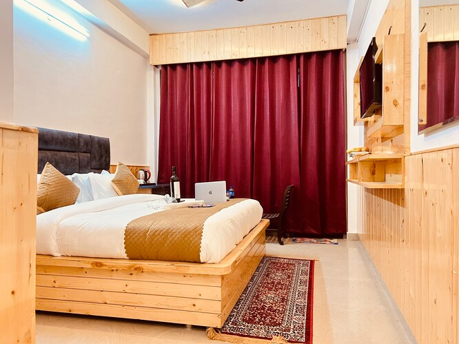 Hotel Cloud Height Standard Room (non view) 4