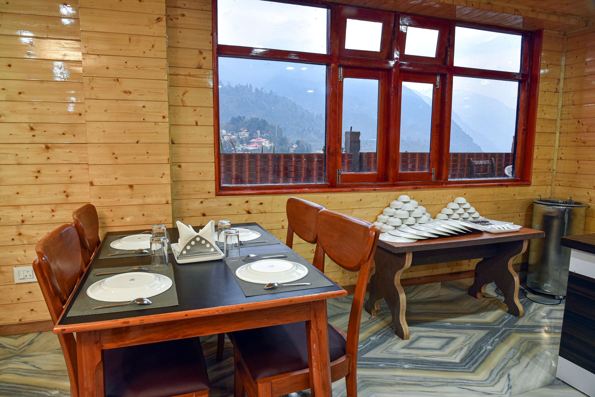 Food & Dining