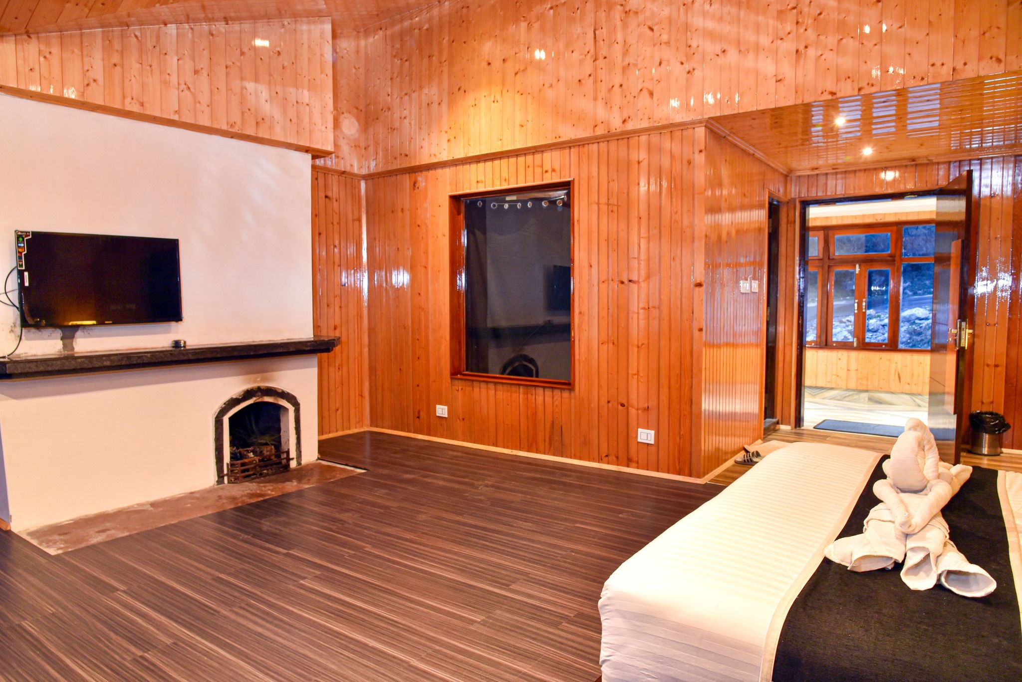 Delight The Fortuna Sapphire Resort Luxury Room 2
