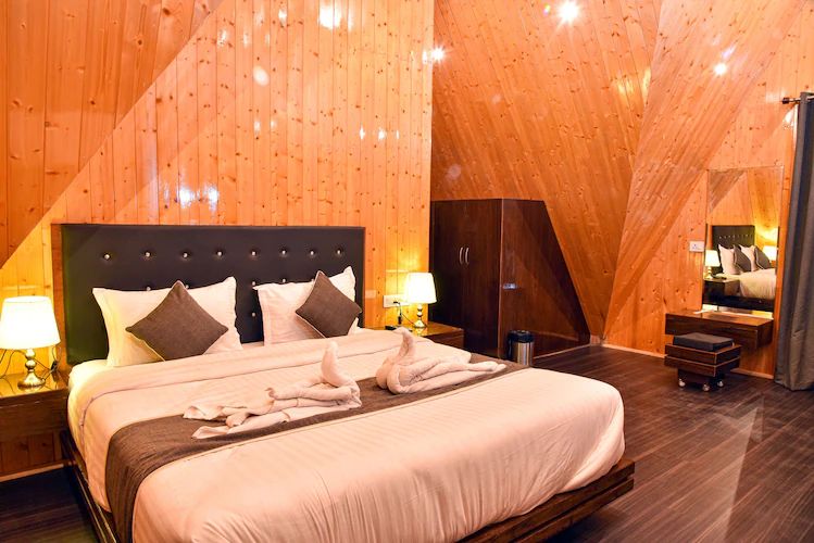 Delight The Fortuna Sapphire Resort Luxury Room