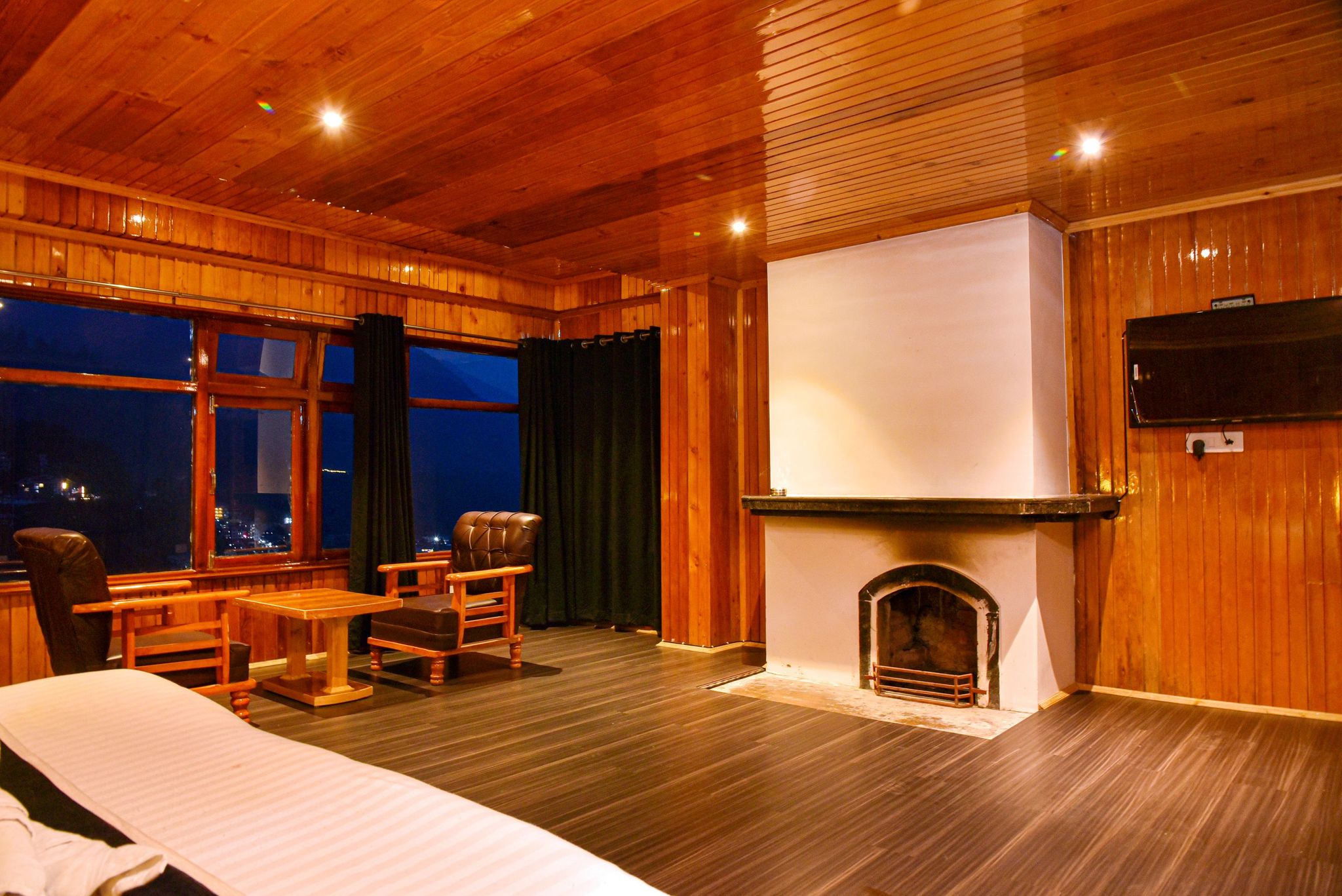 Delight The Fortuna Sapphire Resort Luxury Room 12