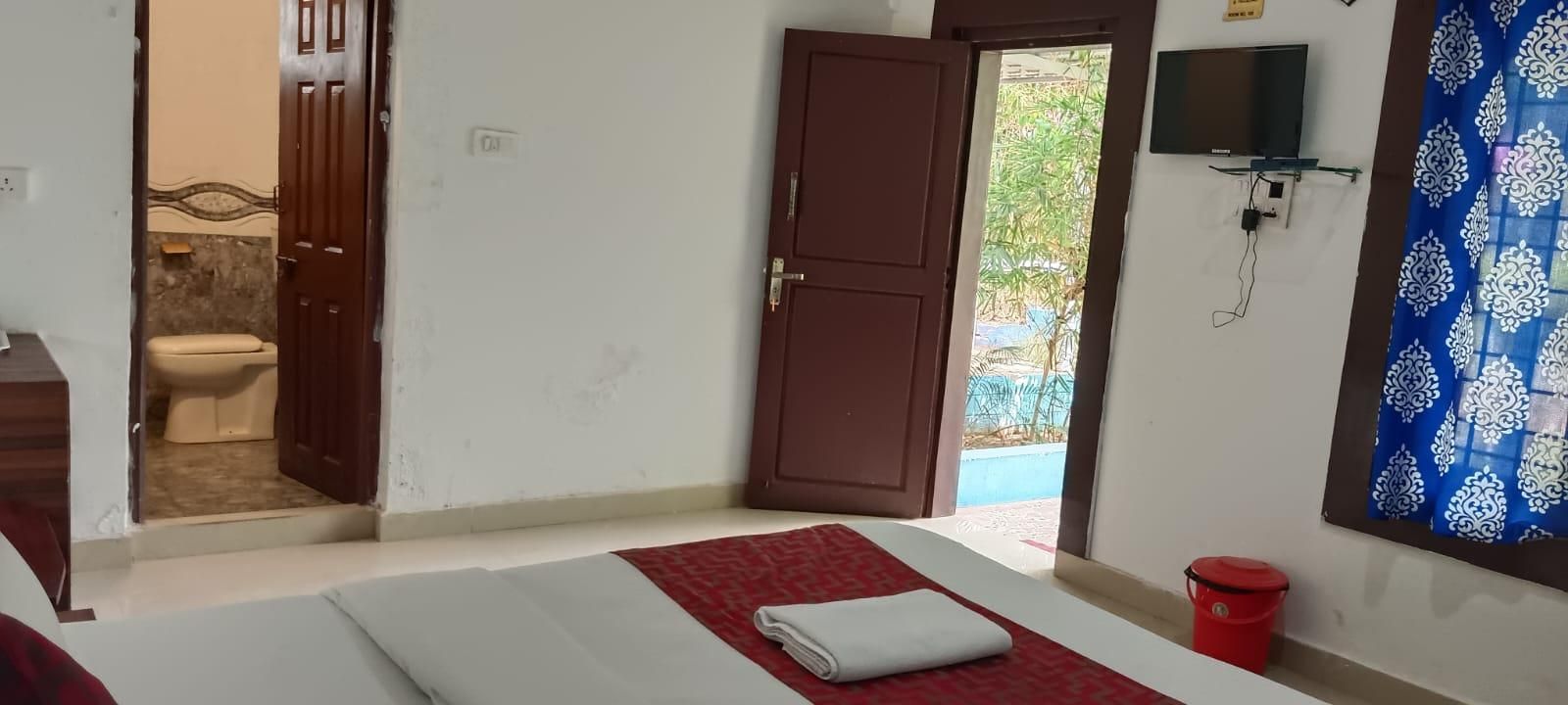 Cottage with Private Garden