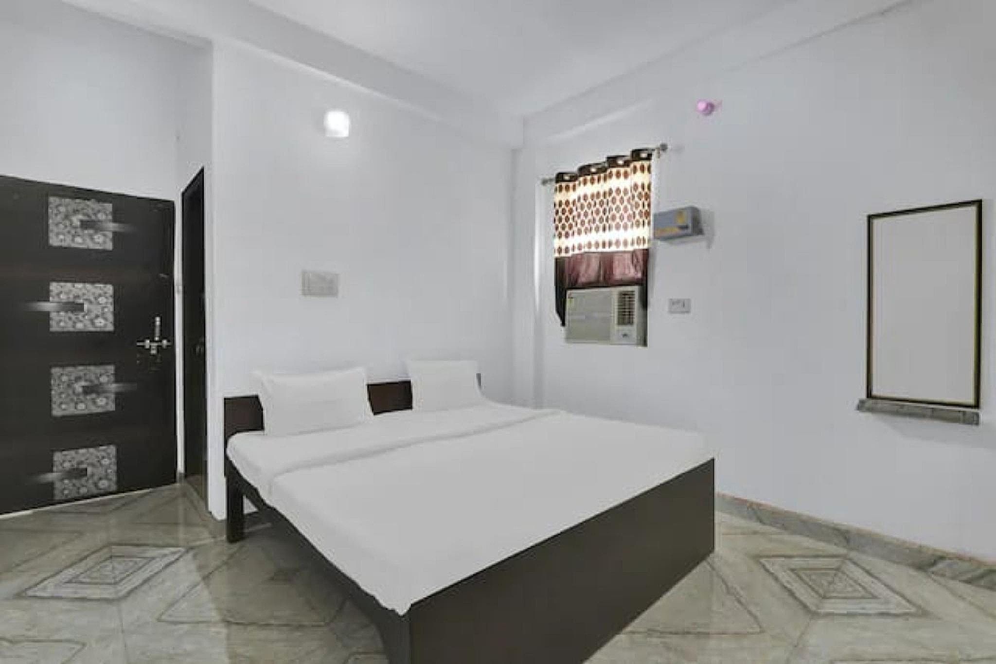 Deluxe Air Conditioning Room