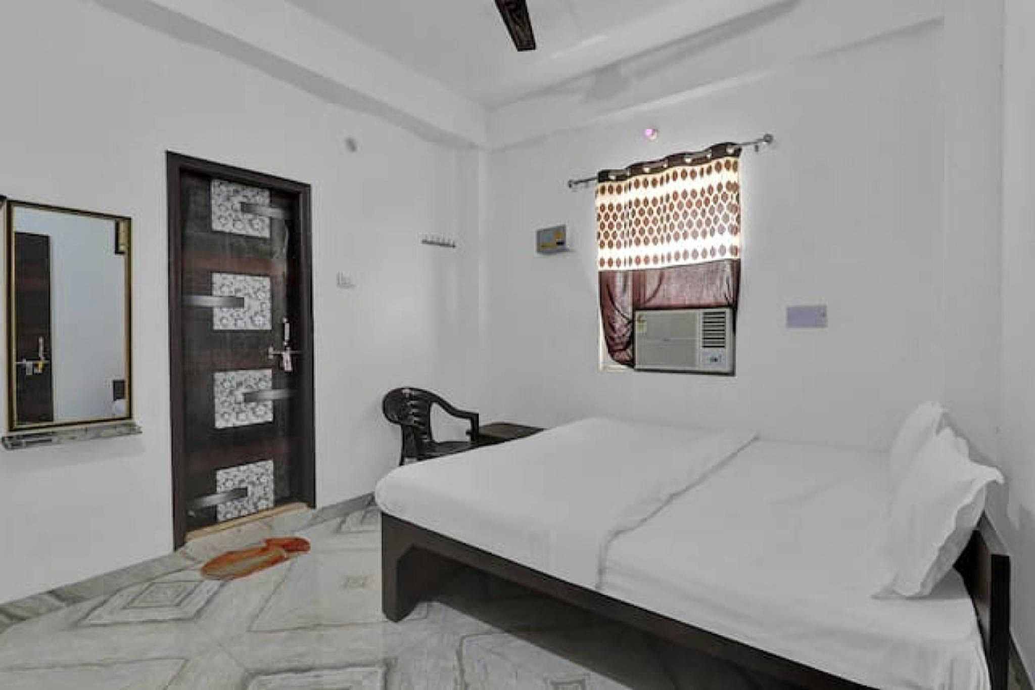 Deluxe Air Conditioning Room