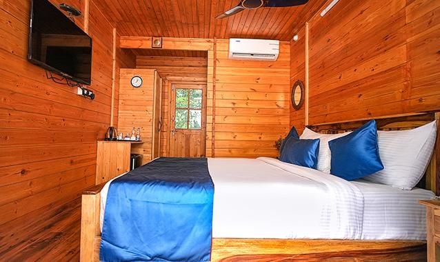 Hotel Alekhya Suites Deluxe Cottage Pool View 2