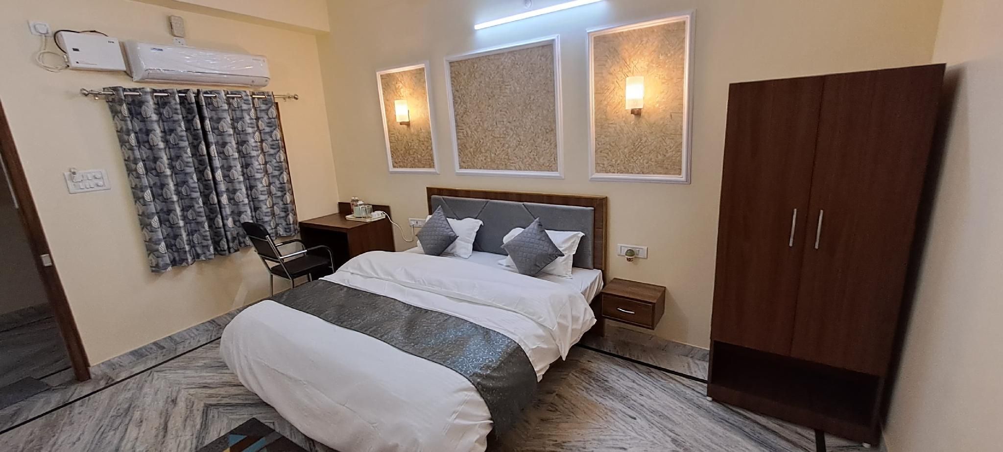 Shri Niwaas Guest House Standard Double Room