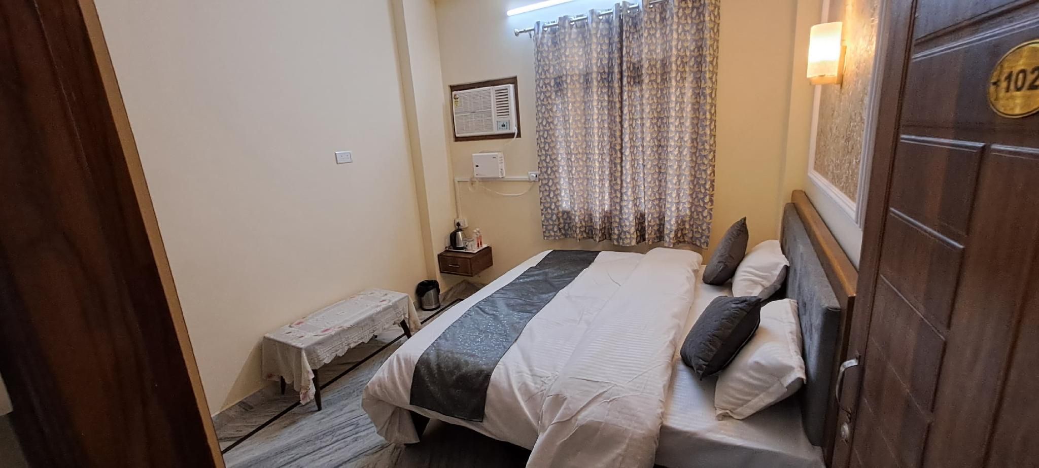 Double Room with Private External Bathroom