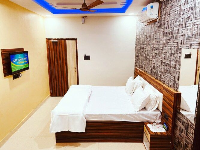 Hotel Temple Tree Deluxe room 3