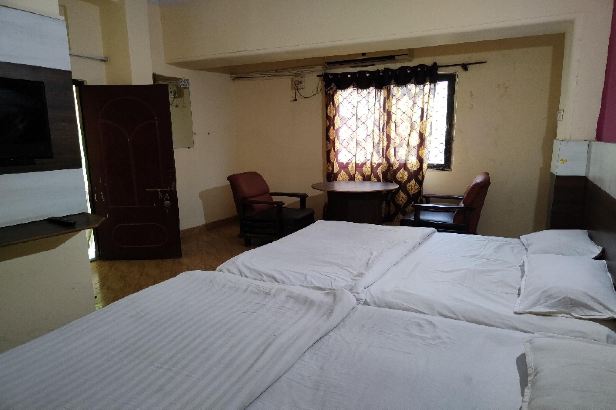 SPOT ON Room without Air Conditioning