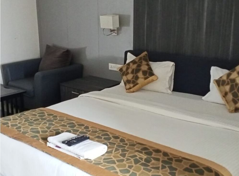 Ibrizz Park Deluxe Double AC 3