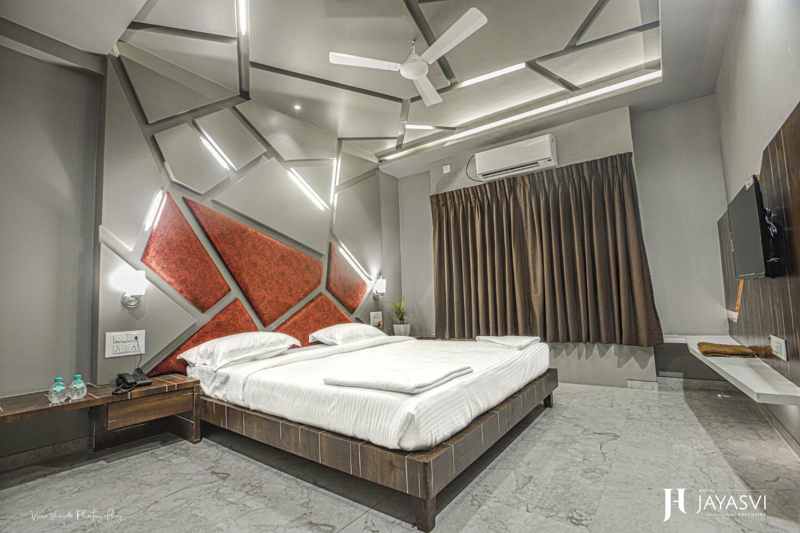 Deluxe Non- Air Conditioning Room