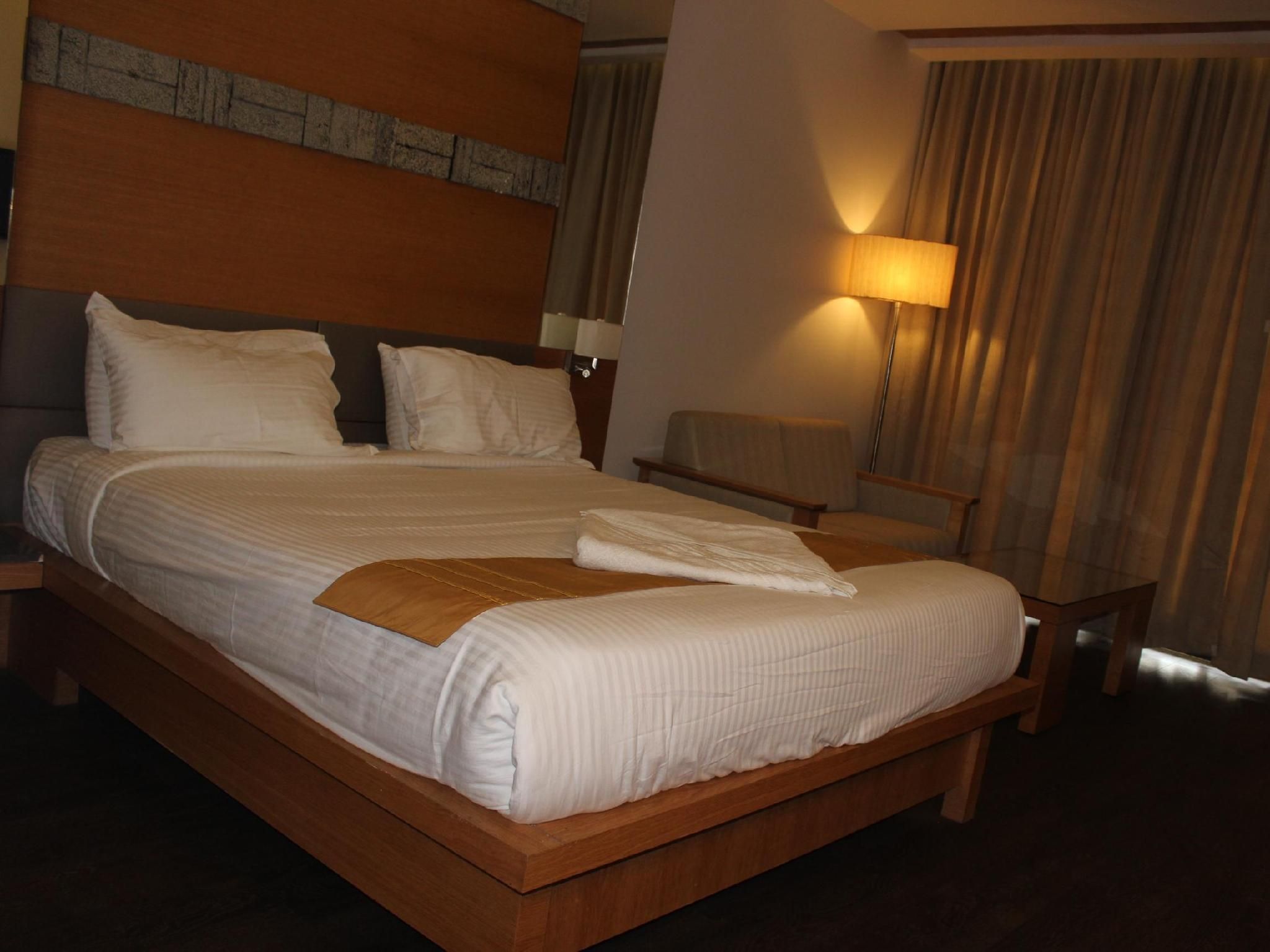 King Room with Lake View