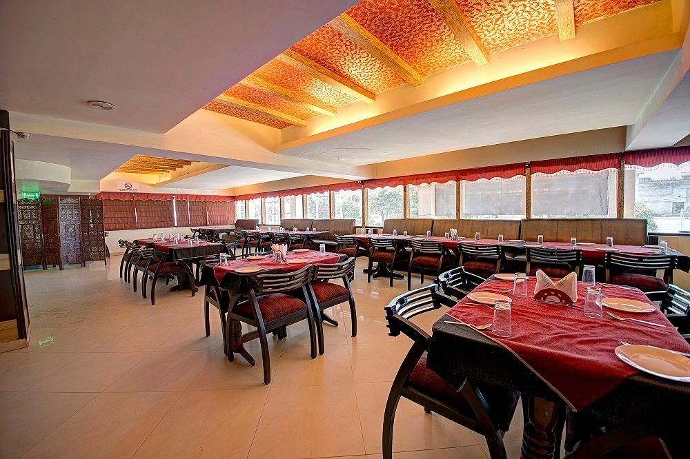 Food & Dining