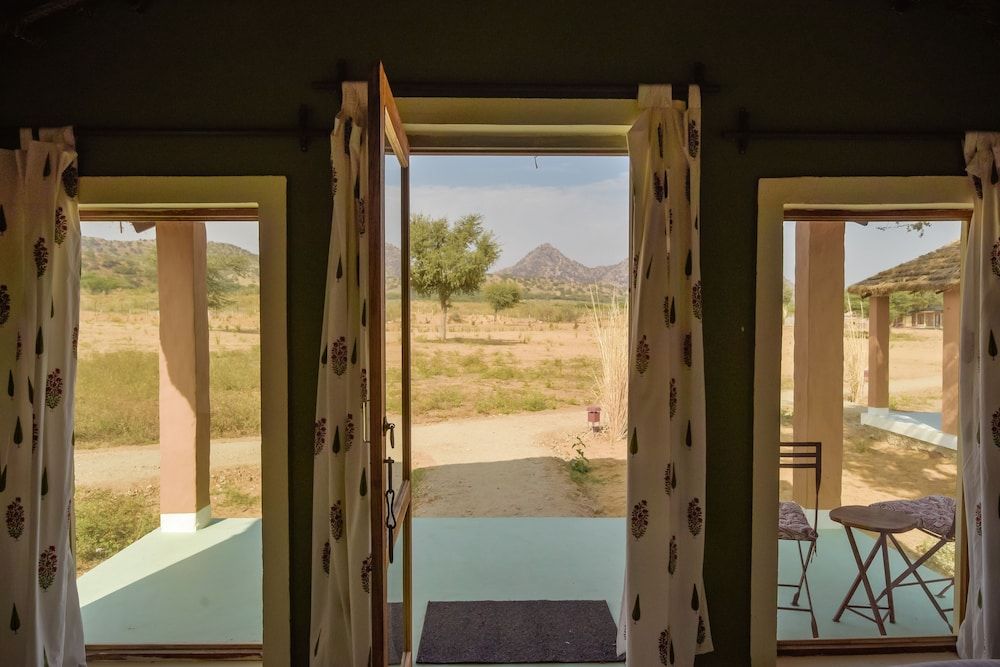 Camp Land's End Deluxe Cottage 7