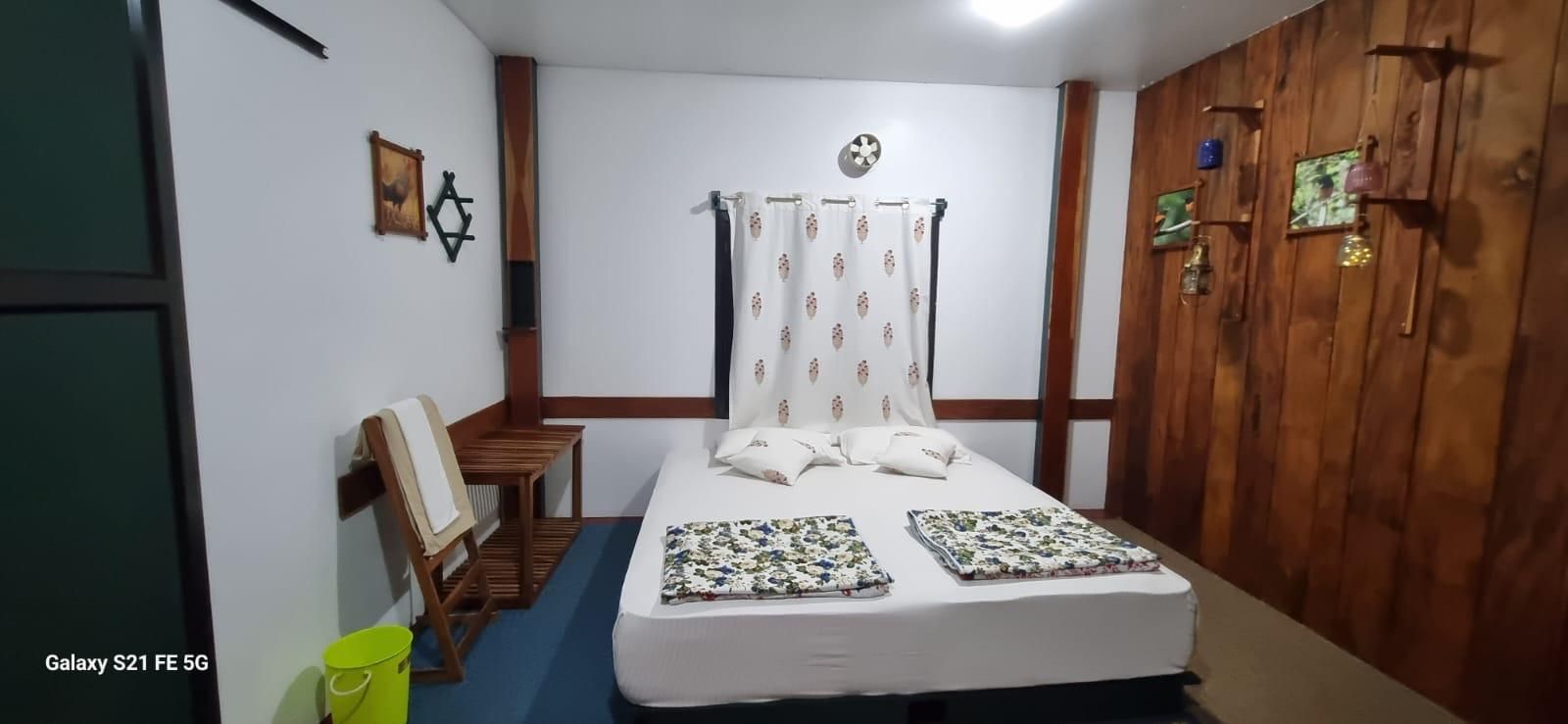 Whispering Willows - A Wandertrails Showcase Cabin Double Room 2