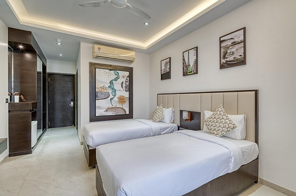 PREMIUM TWIN ROOM WITH COMPLIMENTARY WI-FI