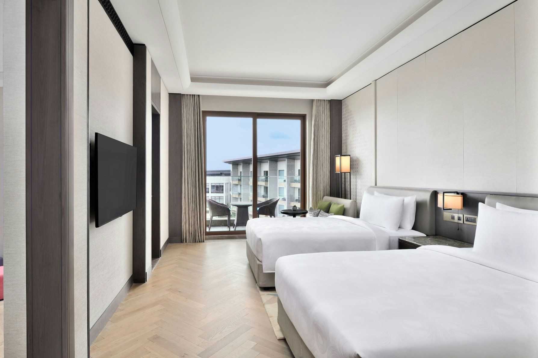 Two Bedroom Studio, Club lounge access, Studio, Bedroom 1: 1 King, Bedroom 2: 2 Queen, Pool view