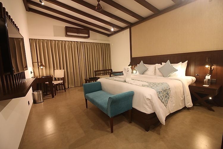 Courtyard Room