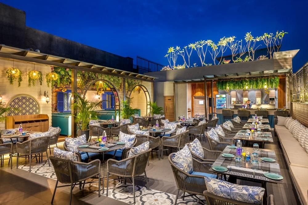 Food & Dining