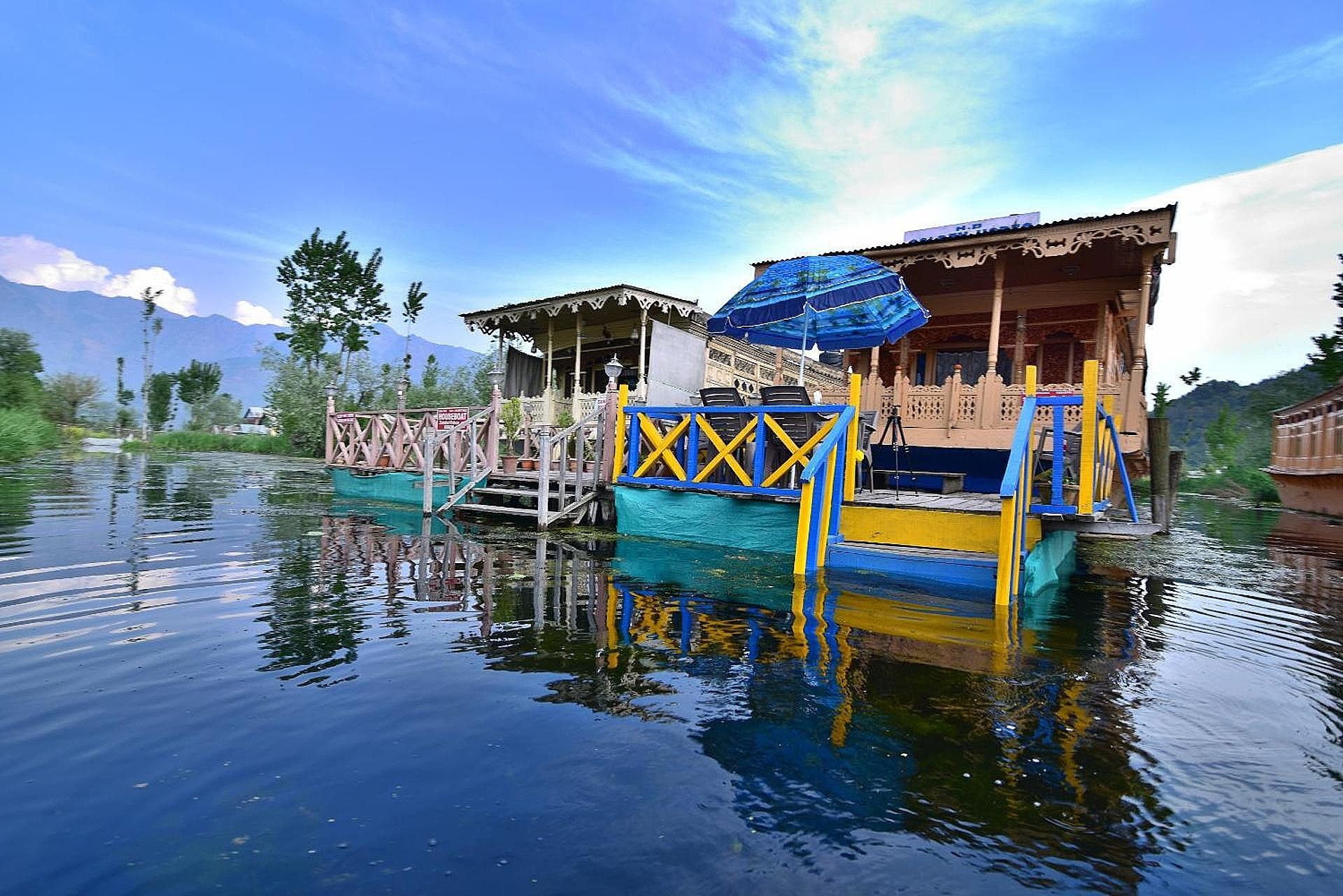 Golden Hopes Group of Houseboats 