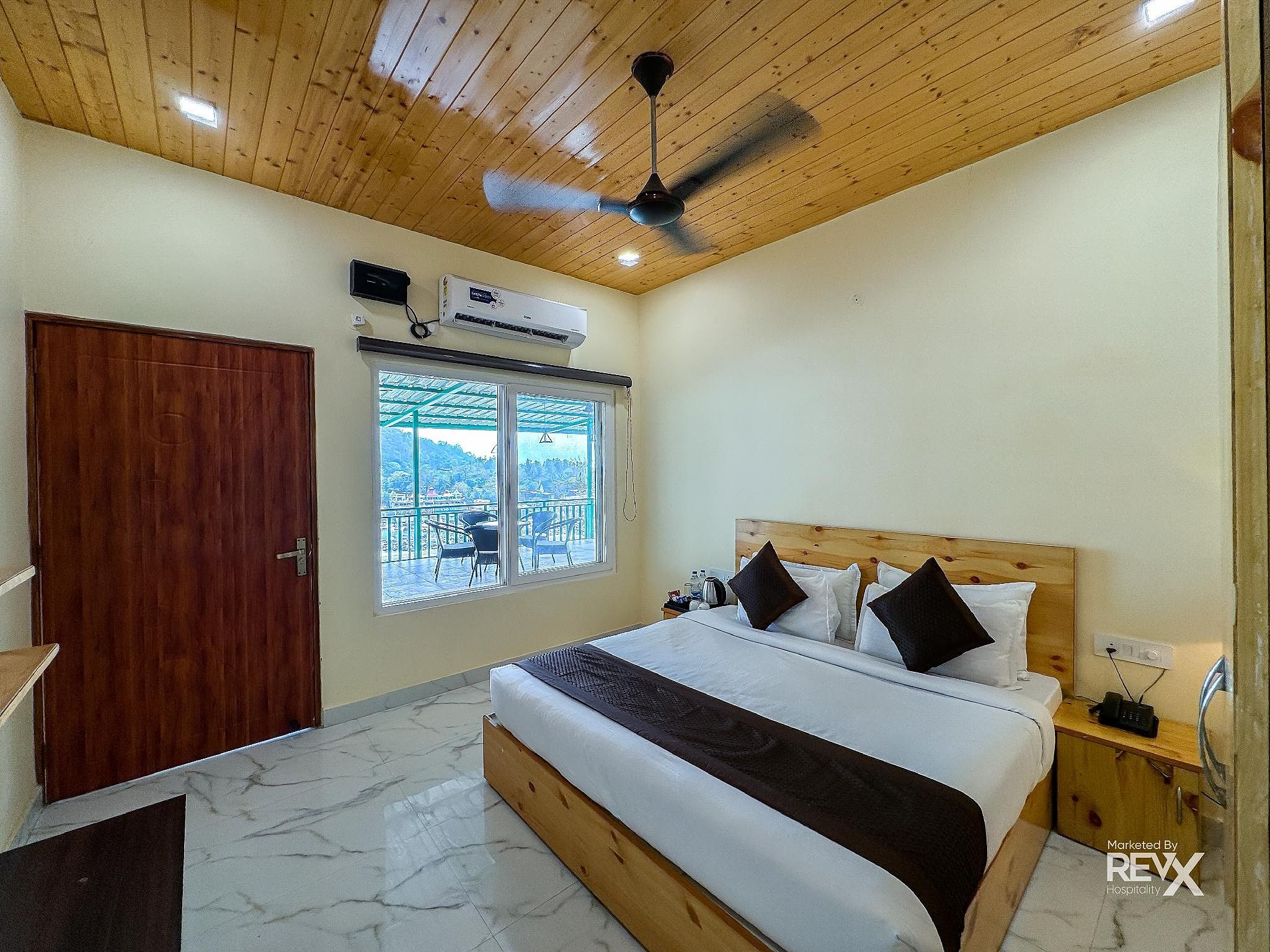 Premium Deluxe Room