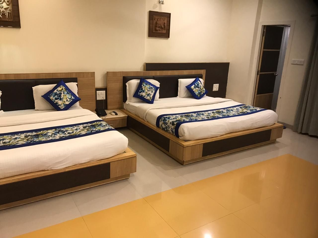 Family Room (No Window)