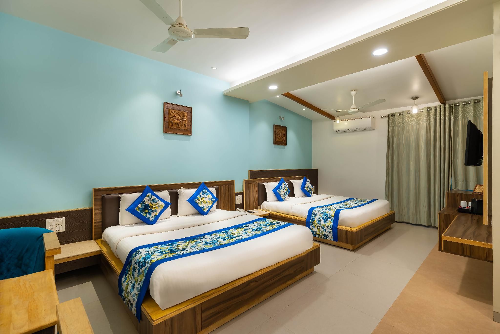 Family Room (No Window)