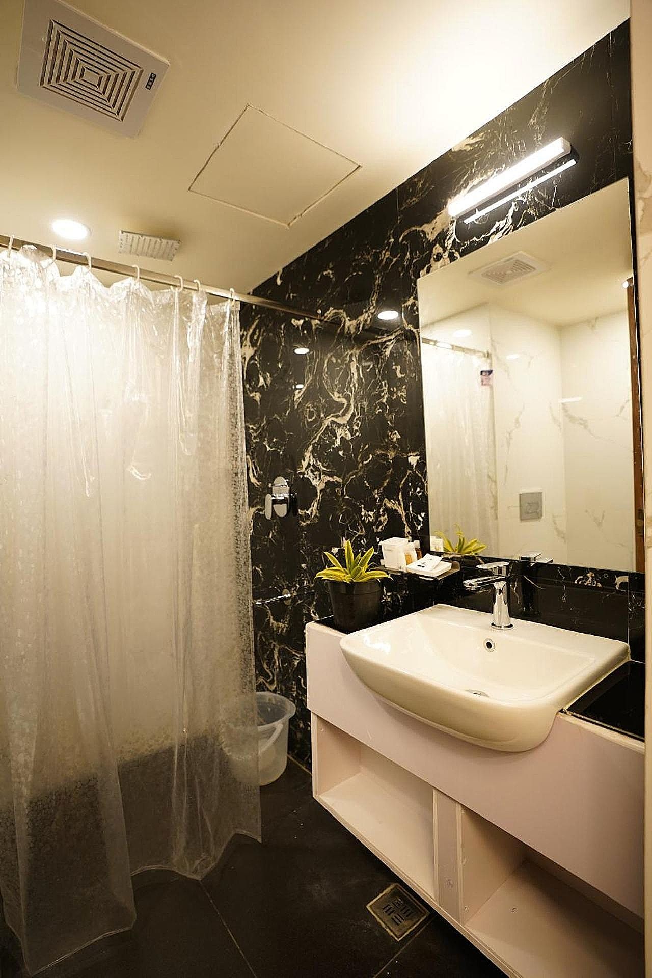 Deluxe Double Room With Private Bathroom