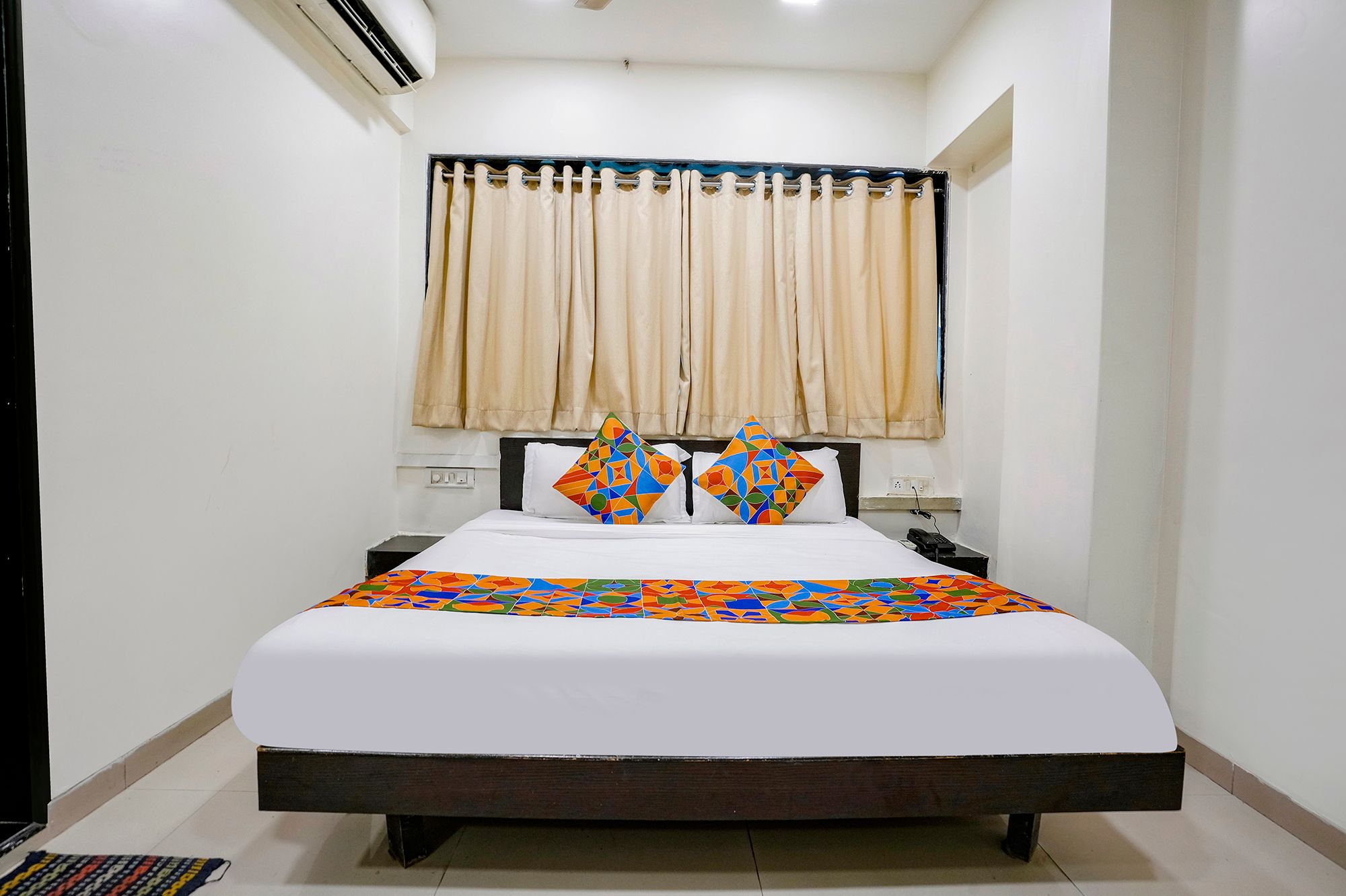 FabHotel Kamran Residency - Nr LBS Marg Deluxe Room
