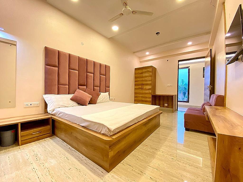 Aarzoo Stays Agra Standard Room 2