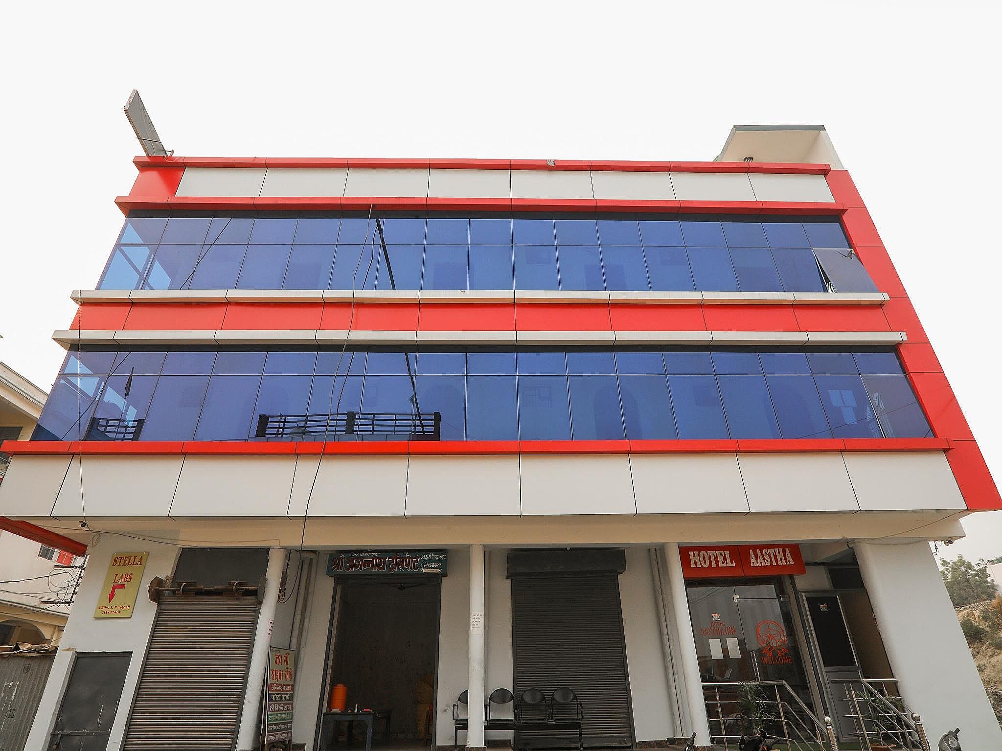 OYO Hotel Aastha Near Chaudhary Charan Singh International Airport