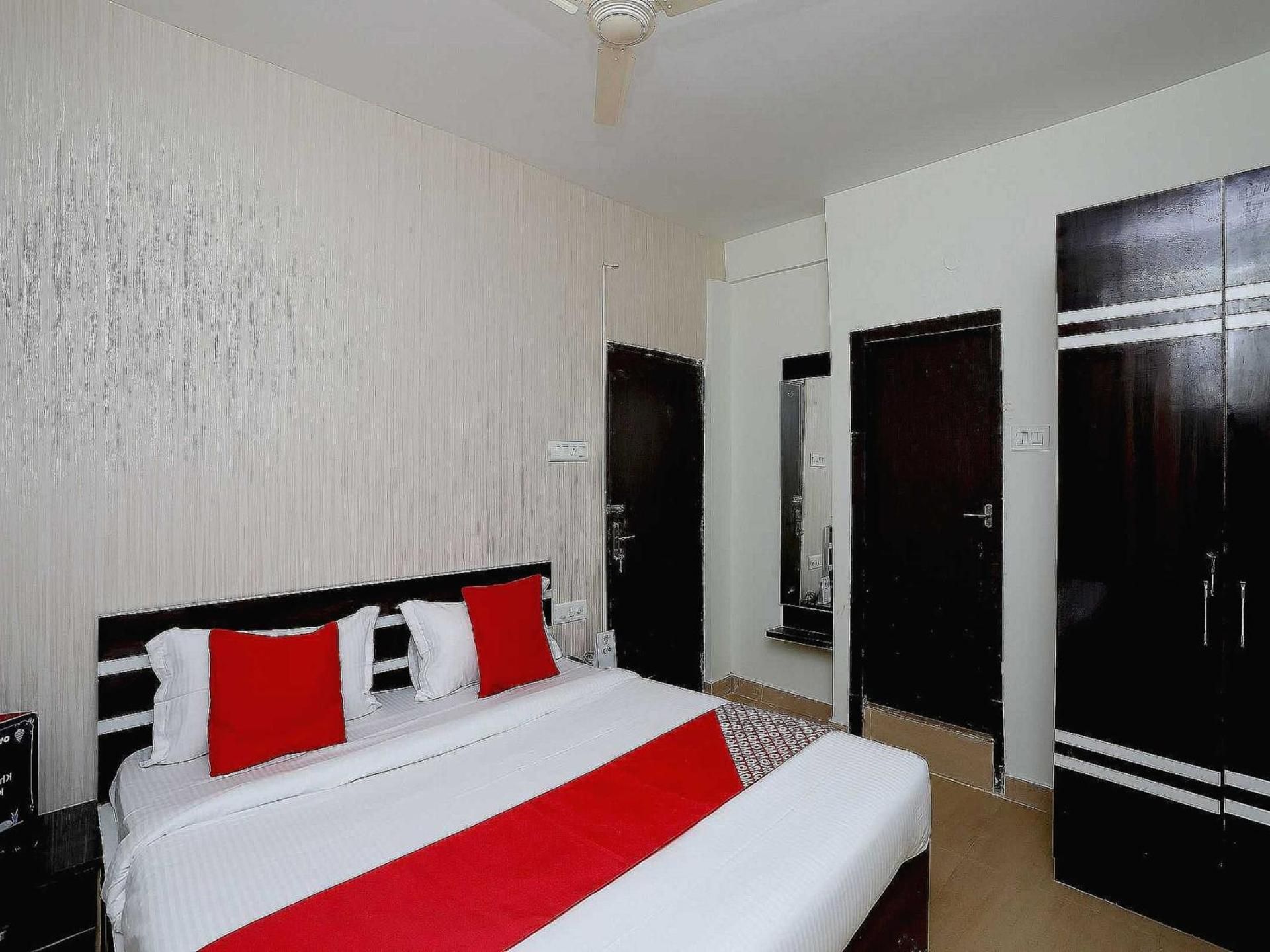 Standard Single Room - India Citizens Only