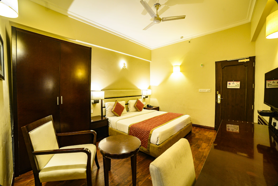 LElegant Hotel & Banquets by Ace Manor