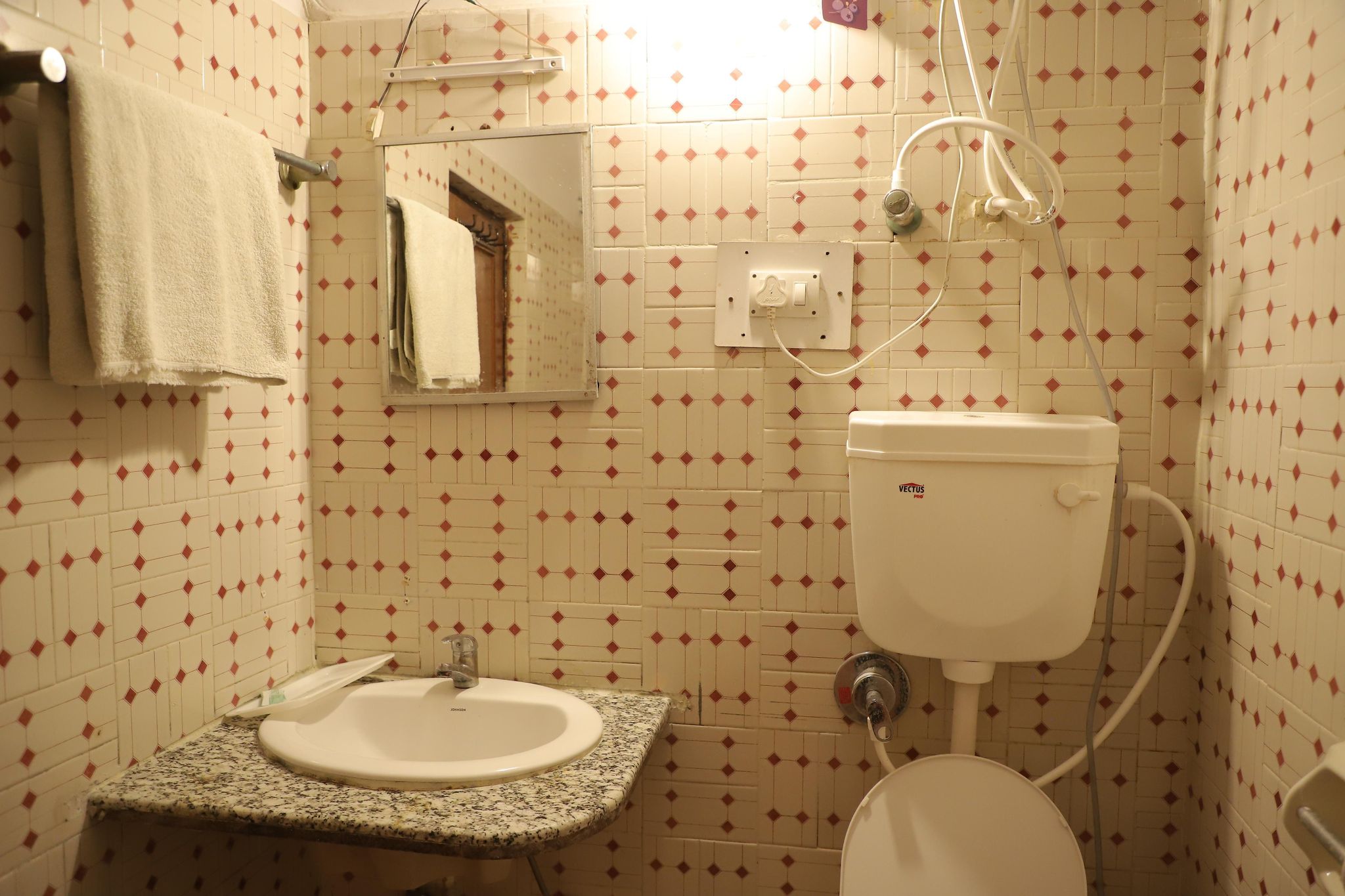 Hotel Siddharth DELUXE  ROOM 4
