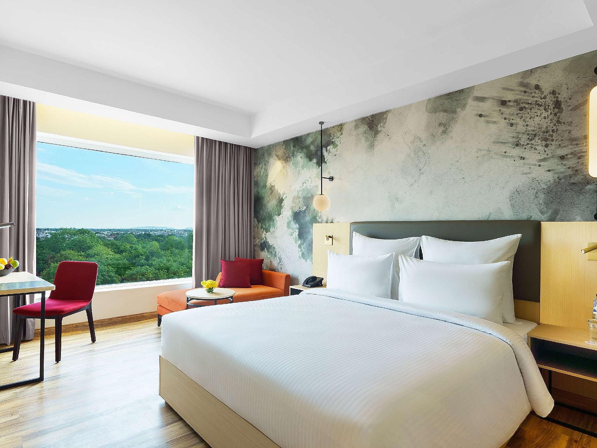 Executive Non Smoking Room with 1 double bed, City side