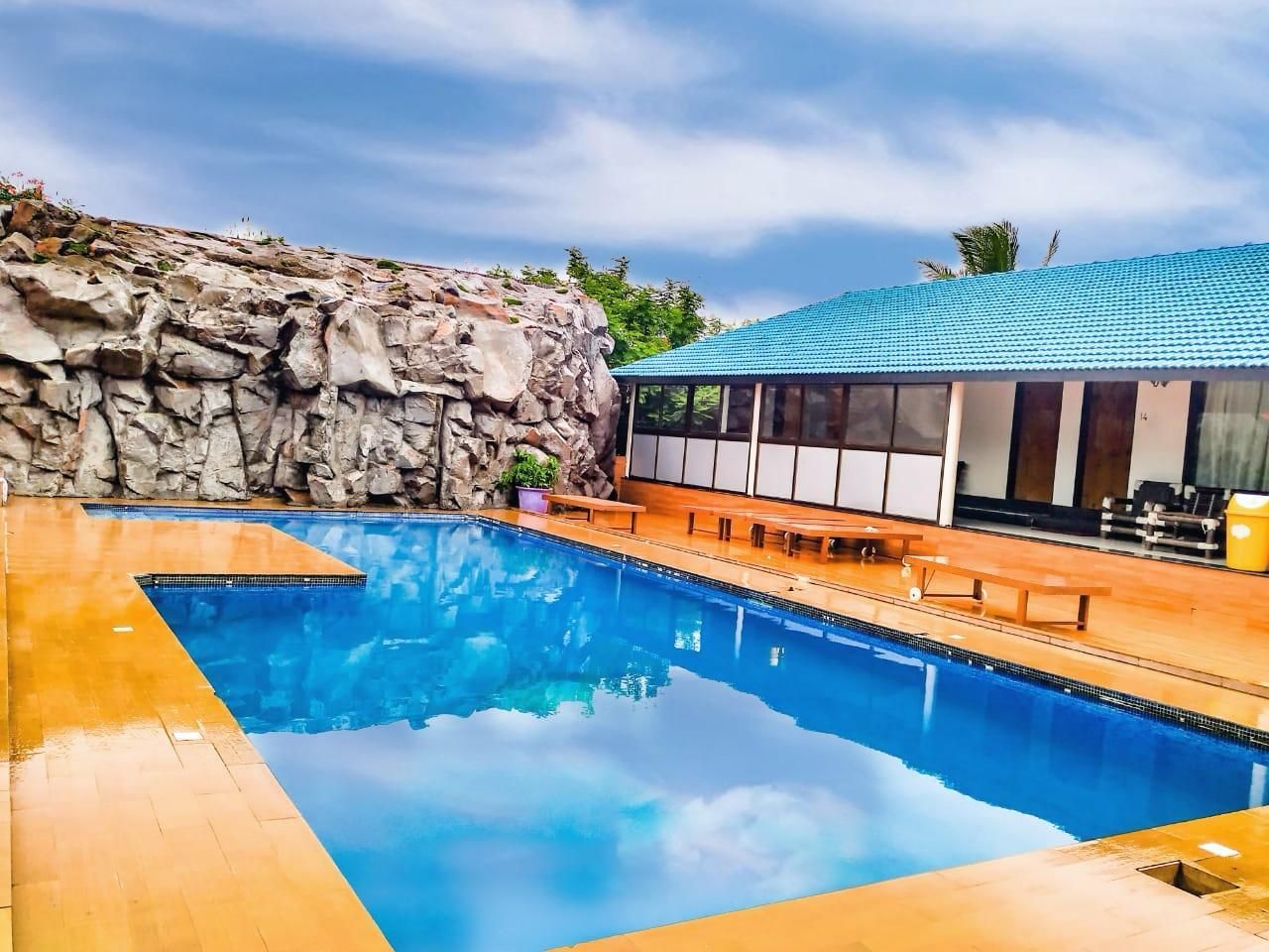 Anand Resort - A luxury Private Pool Resort in Nashik