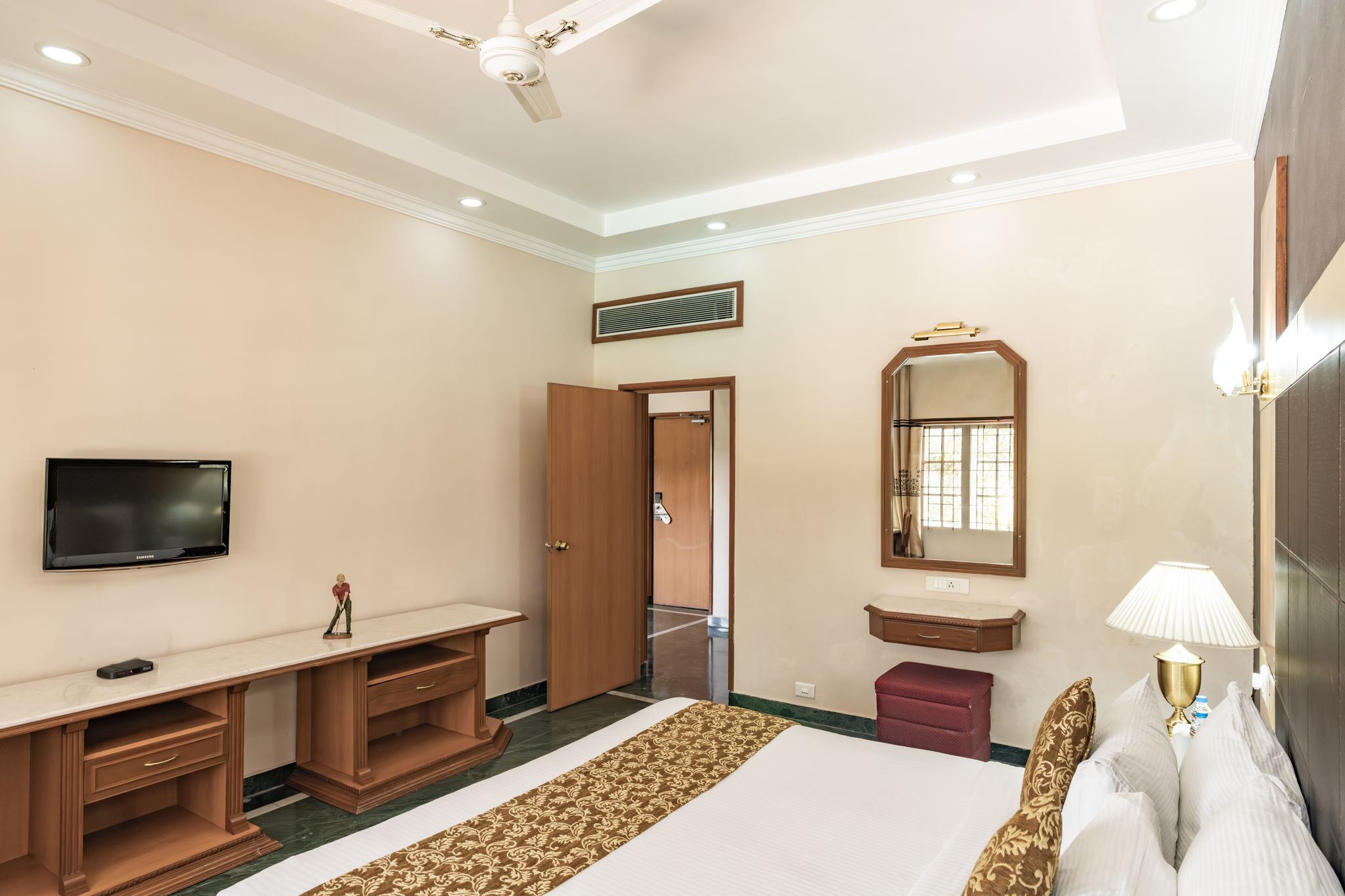 Oasis Pool Premier Room