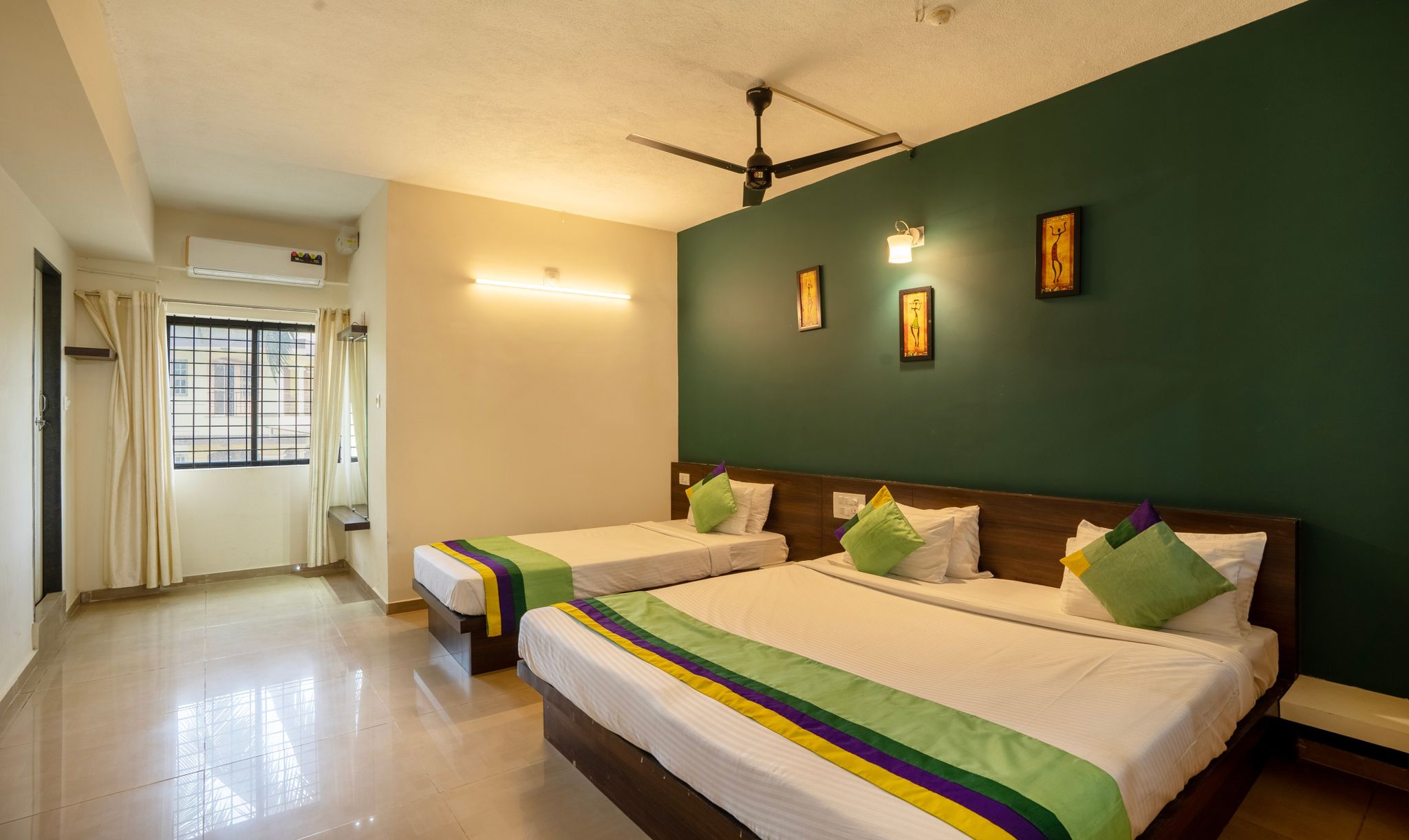 Itsy Hotels Vijaya Residency Standard Double Room 2
